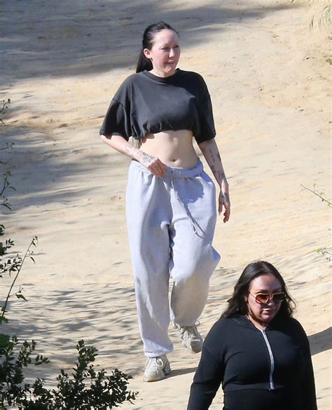 Noah Cyrus reveals her unrecognizable look in new。